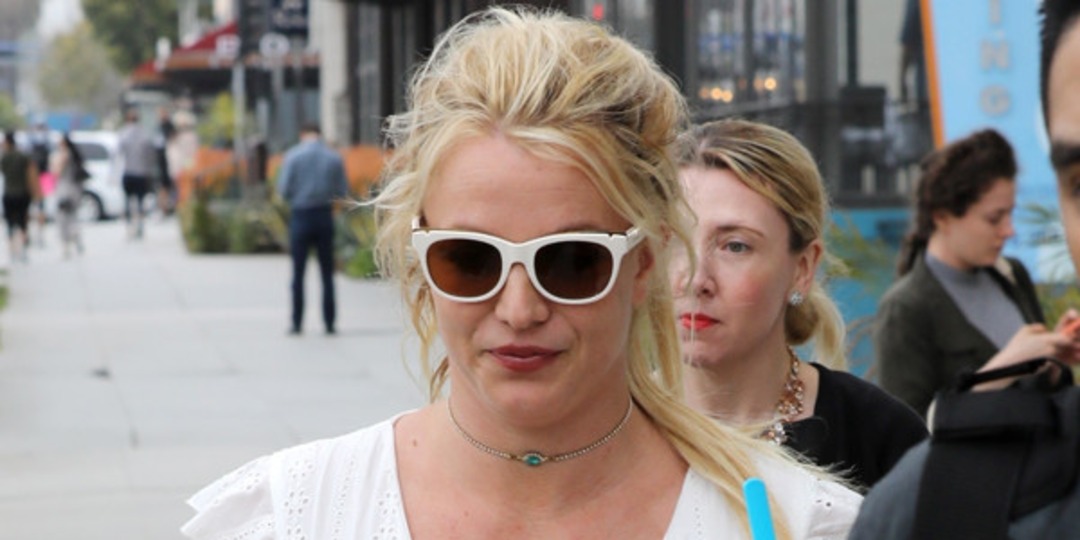 Britney Spears Steps Out For Frozen Yogurt Amid Fan Speculation E Online